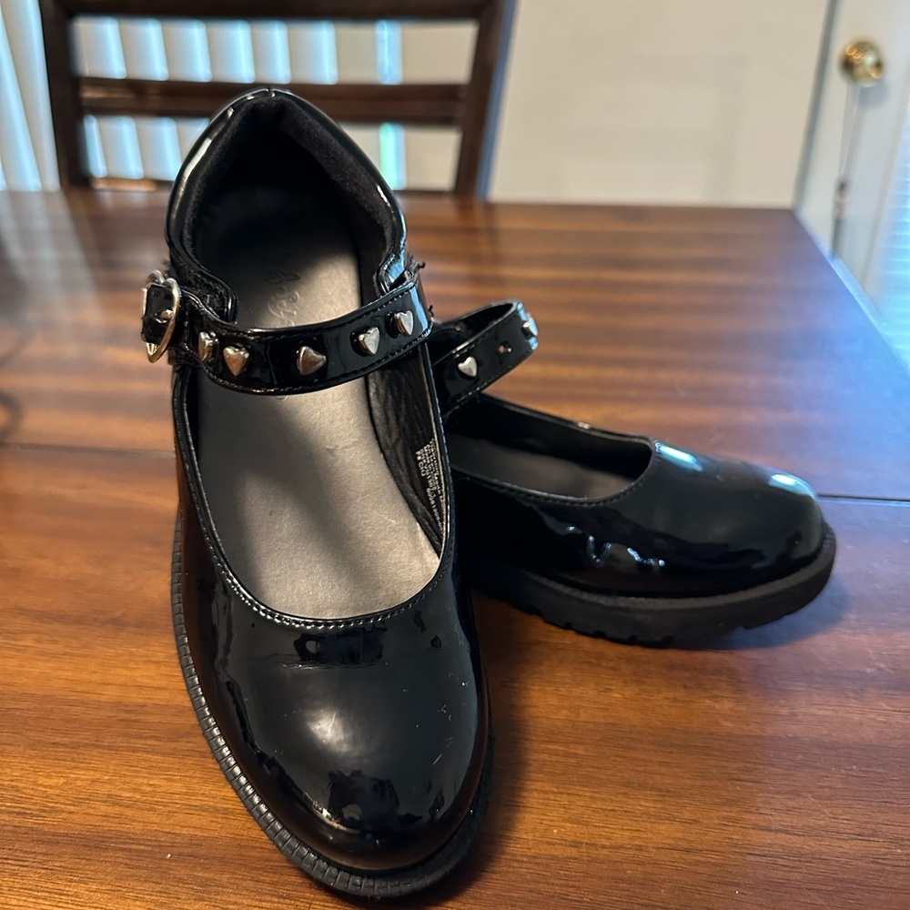 Black Kids' Mary Jane Shoes with Heart Accents Size 1